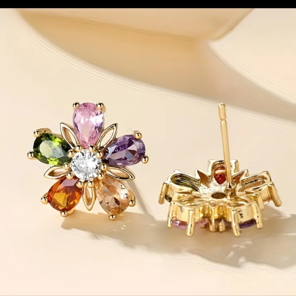 Elegant Multicolor Gemstone Flower Pendant Necklace Set - Picture 3 of 5